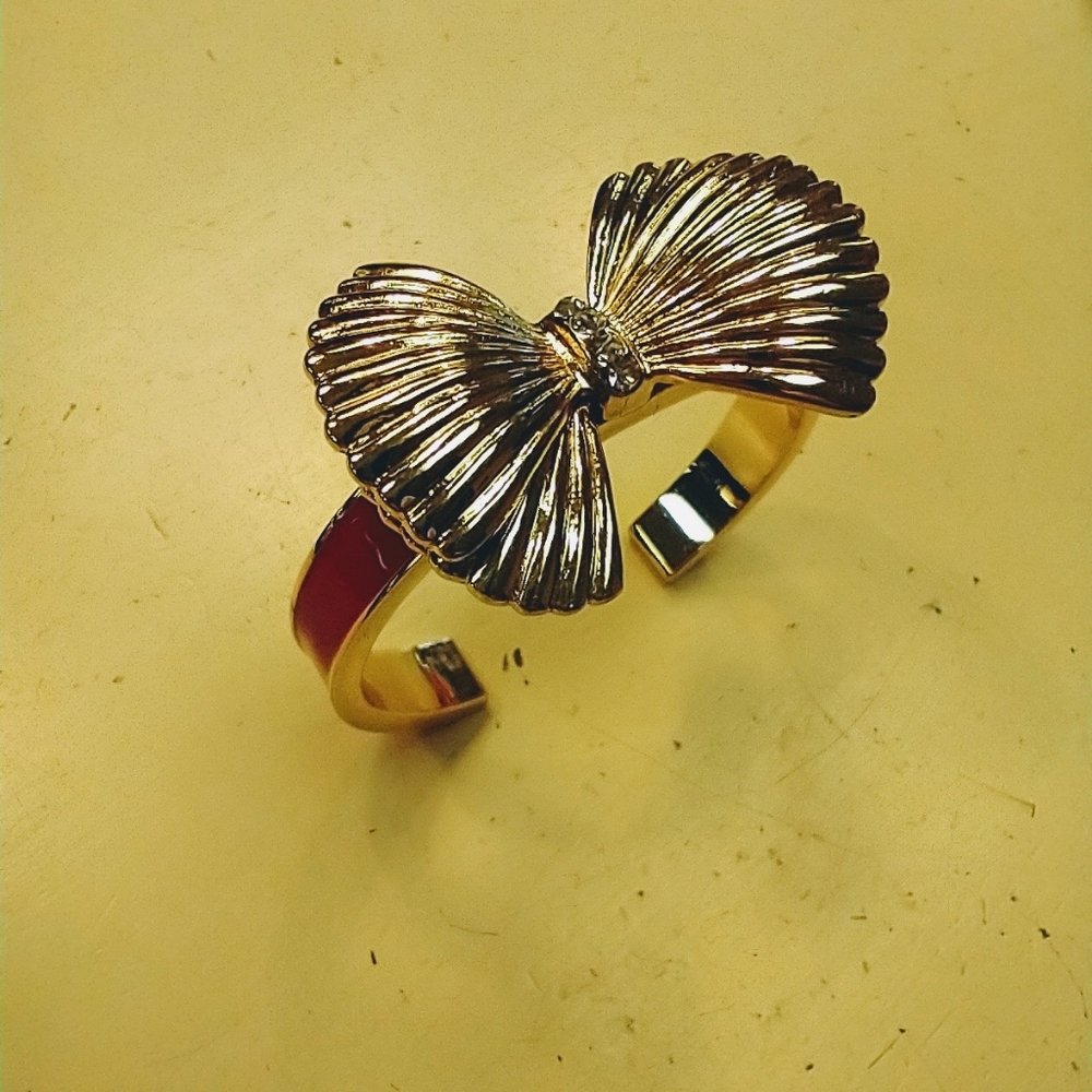 Lilly Pulitzer goldstone with pink bow bracelet